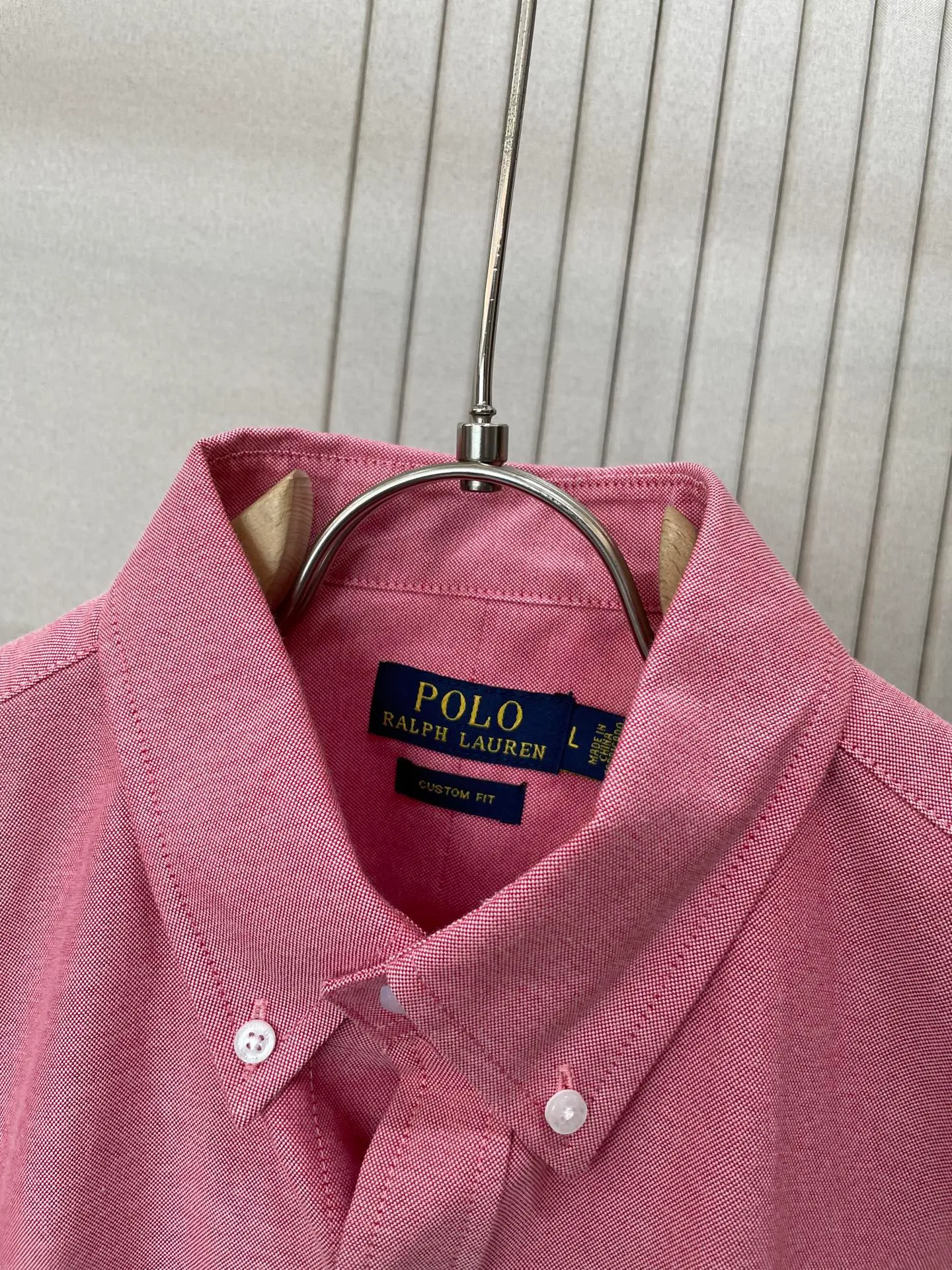 P220 🌸🌸🌸 POLO Ralph Lauren [High Quality] Classic shirt! Classic casual shirt made of pure cotton fabric with unique design, simple, clean and classic version design. It is a versatile style that can be switched at will. The fabric feels soft and delicate, highly breathable, close to the skin and comfortable to wear. It can be worn alone as an inner layer. Its versatile performance is beyond your imagination! The upper body of the ready-to-wear is simple and classic yet elegant! Size:M-XXL
